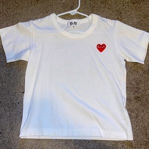 White short sleeve PLAY shirt